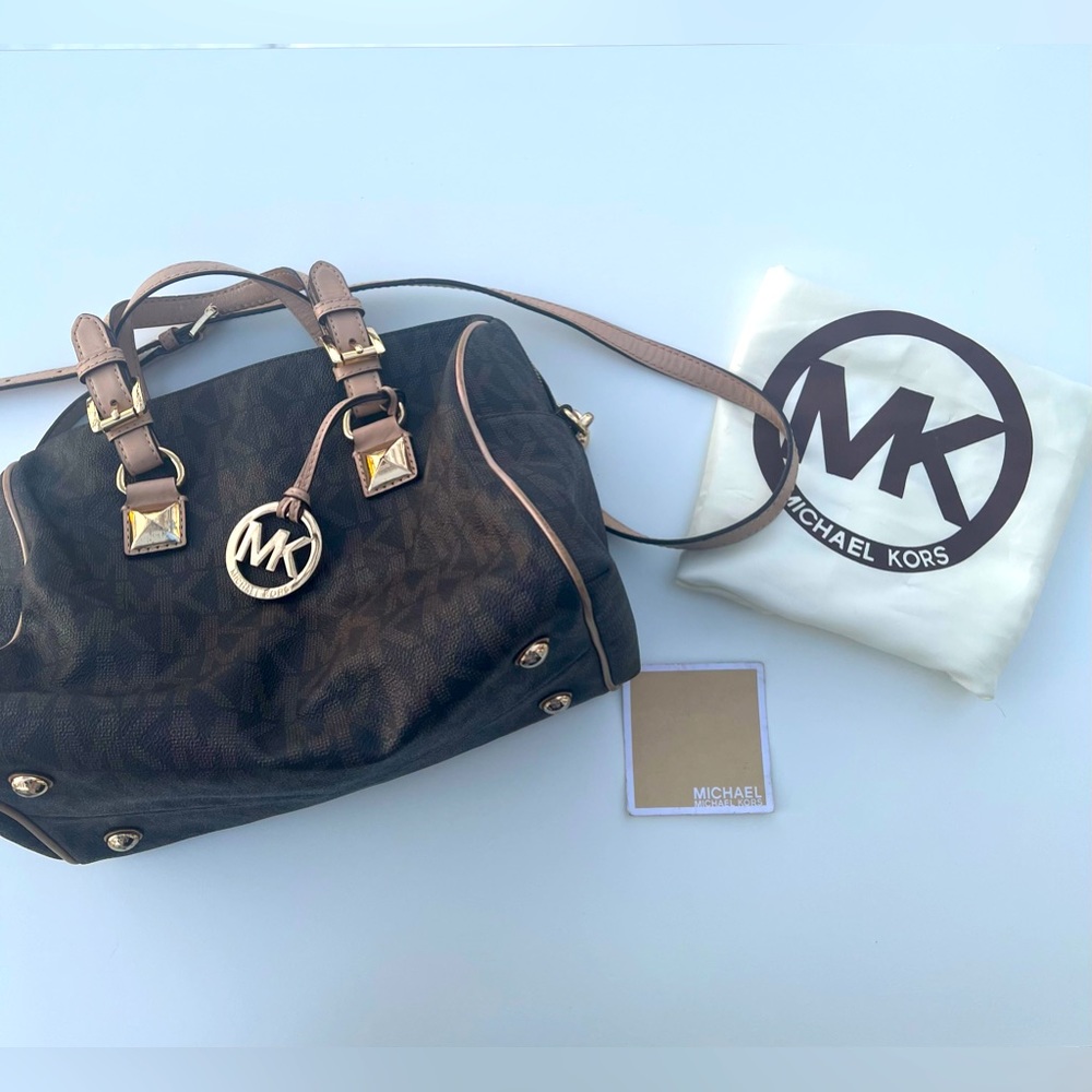 Michael Kors Signature Grayson Medium Satchel